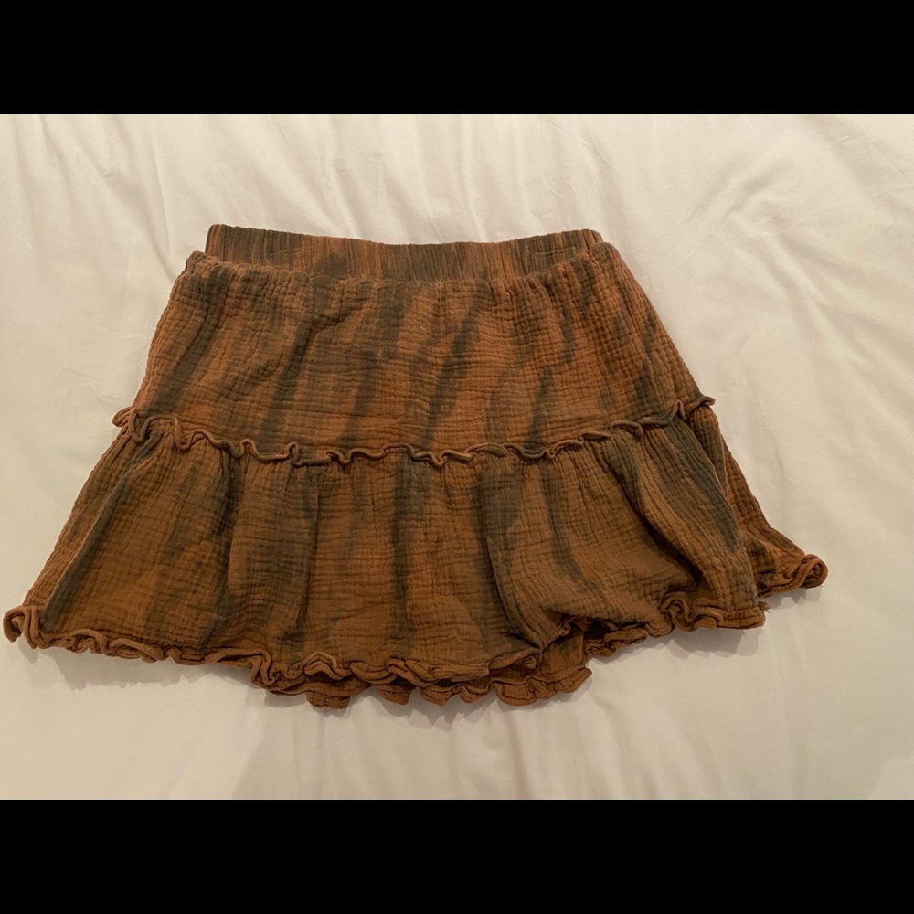 Vestique skirt - peach/ black tie dye 
Size small